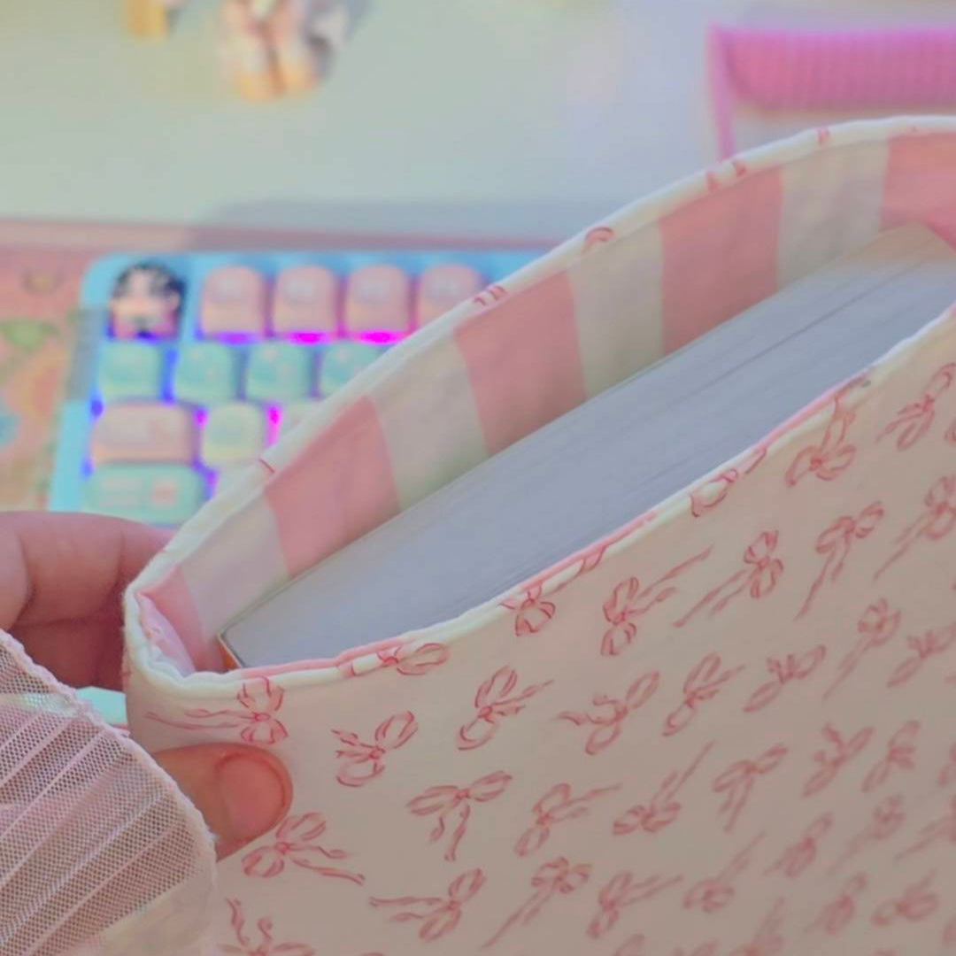 Pink Bow Book Sleeve (paperback)
